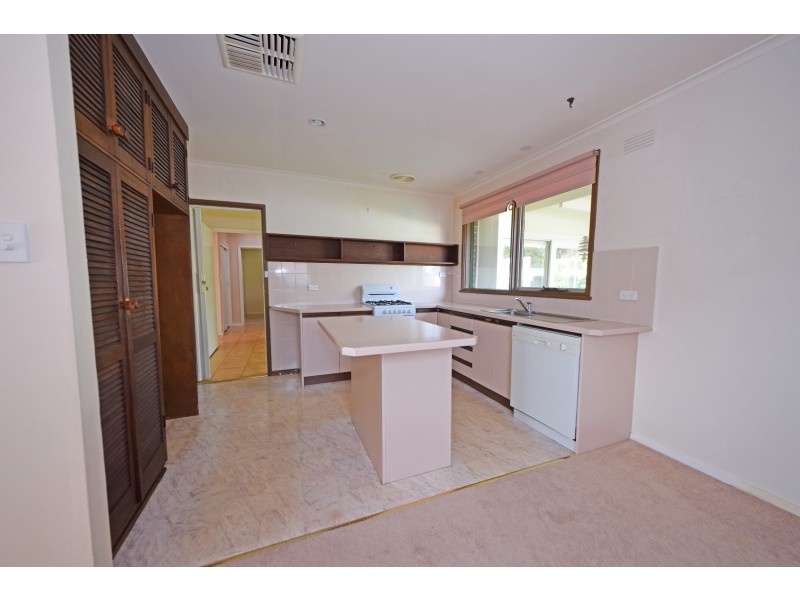 27 Fernvale Crescent, Wheelers Hill VIC 3150