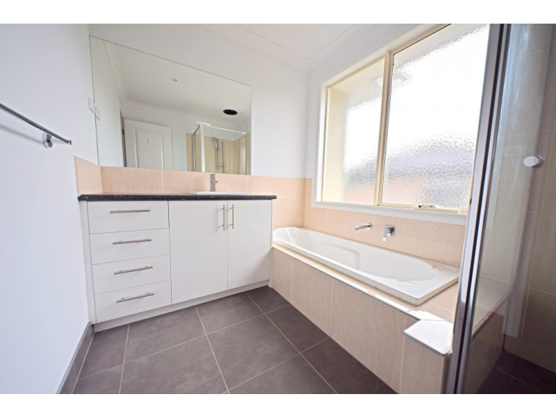 2/144 Burwood Highway, Burwood East VIC 3151