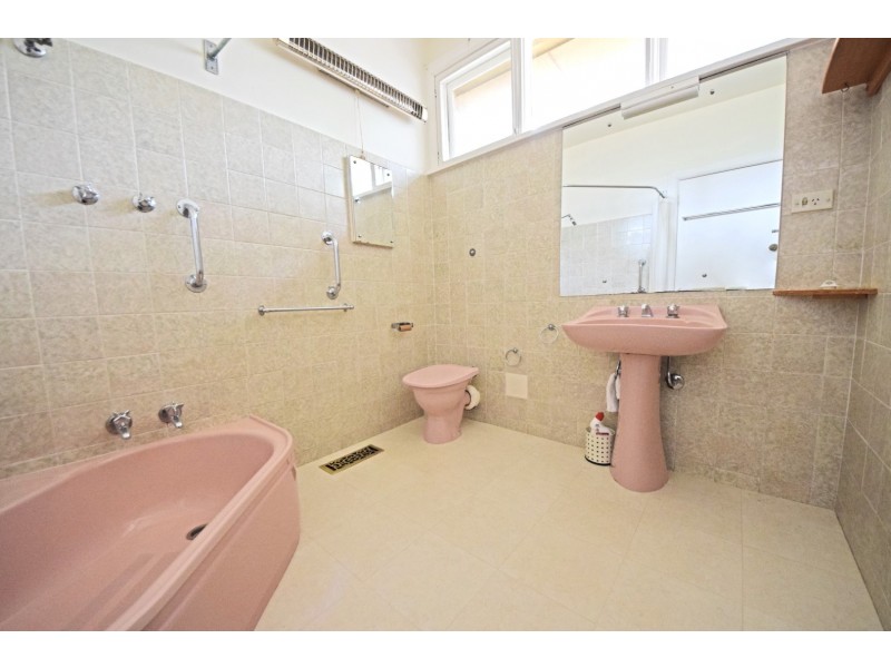 32 Sherwood Road, Mount Waverley VIC 3149