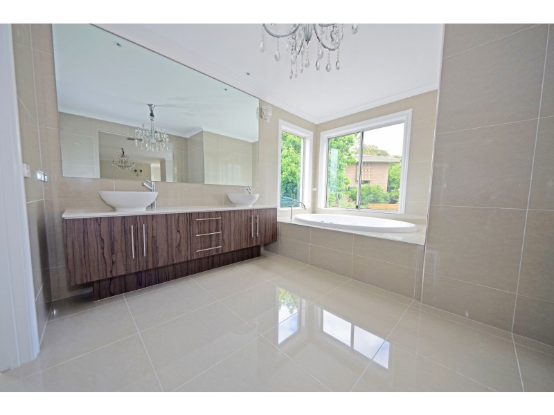 297 Gallaghers Road, Glen Waverley VIC 3150