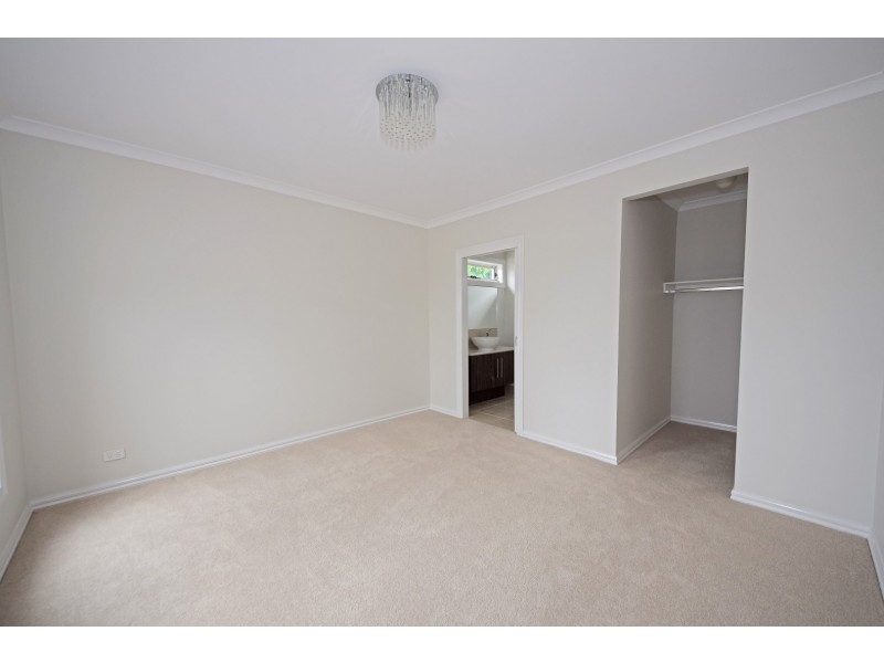 297 Gallaghers Road, Glen Waverley VIC 3150