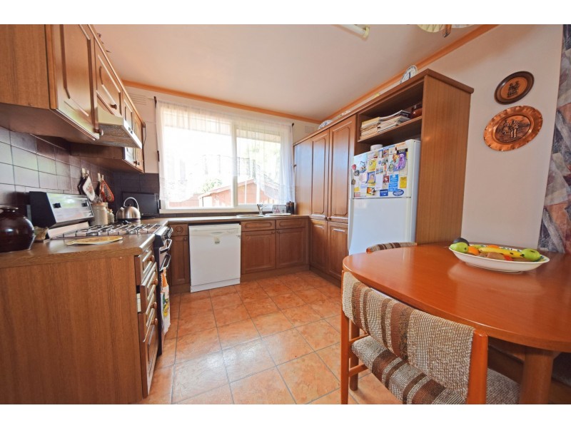 26 Folkestone Road, Glen Waverley VIC 3150