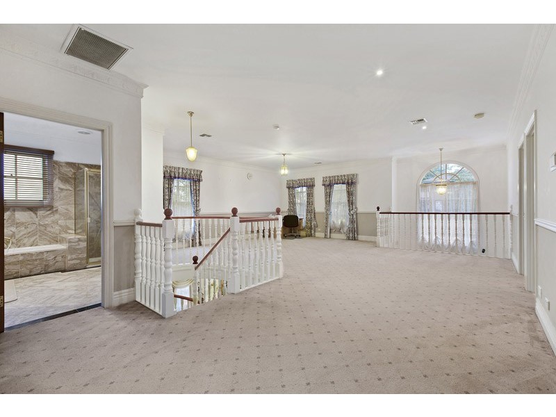 13 Cratloe Road, Mount Waverley VIC 3149