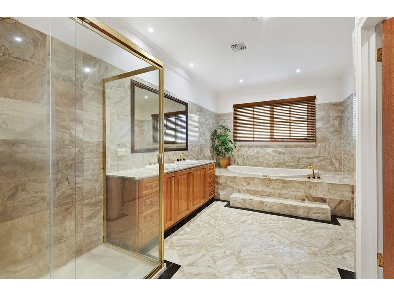 13 Cratloe Road, Mount Waverley VIC 3149