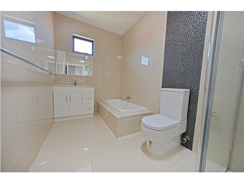 2/446 Springvale Road, Glen Waverley VIC 3150