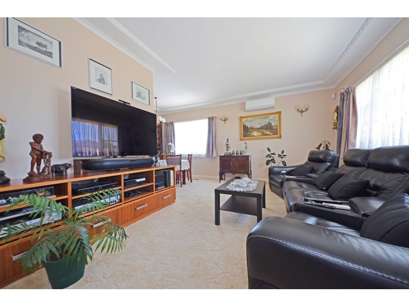 27 Lincoln Avenue, Glen Waverley VIC 3150