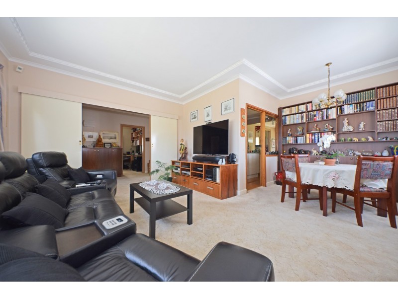 27 Lincoln Avenue, Glen Waverley VIC 3150