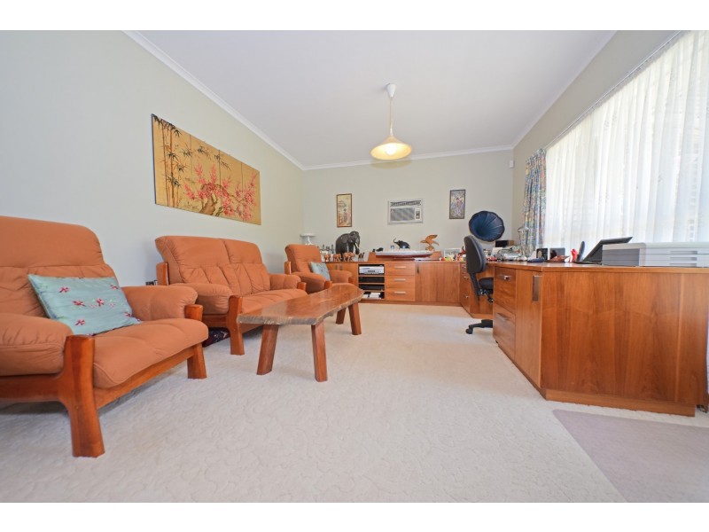 27 Lincoln Avenue, Glen Waverley VIC 3150