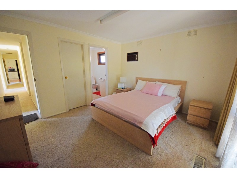 4 Camelot Drive, Glen Waverley VIC 3150