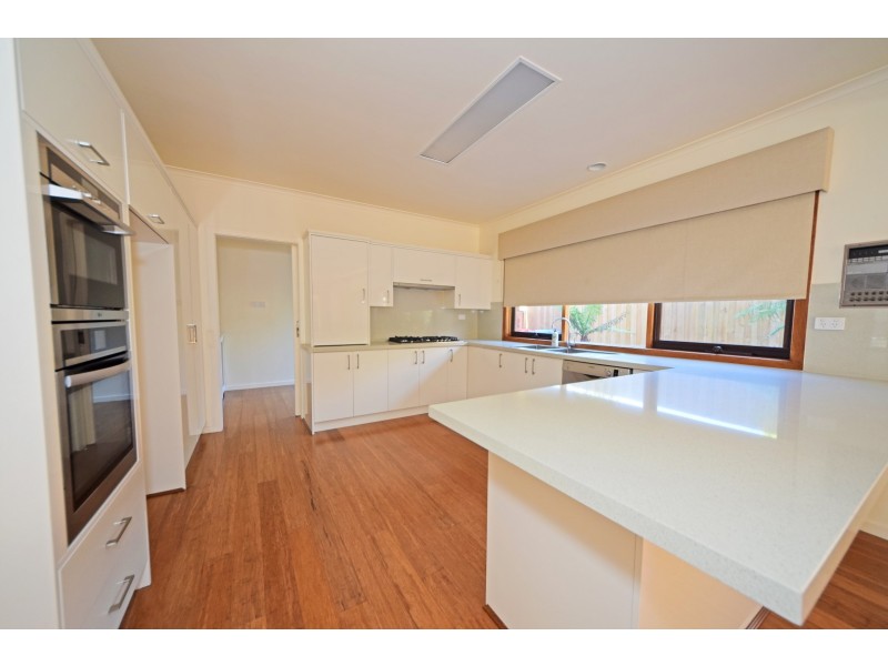 17 Mead Court, Wantirna South VIC 3152