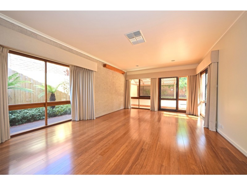 17 Mead Court, Wantirna South VIC 3152