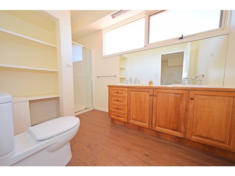 17 Mead Court, Wantirna South VIC 3152