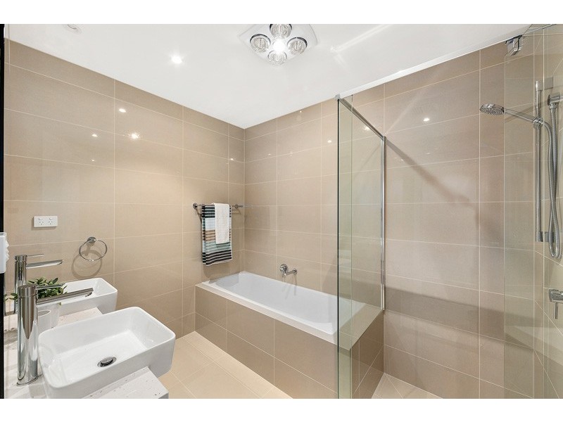 16A Larkspur Avenue, Doncaster VIC 3108