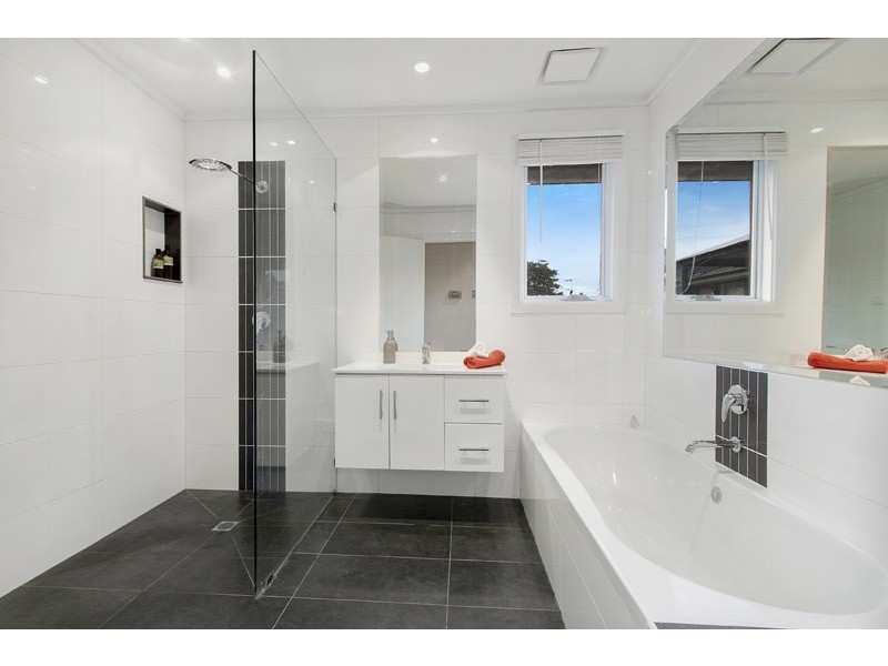 14 Winmalee Drive, Glen Waverley VIC 3150