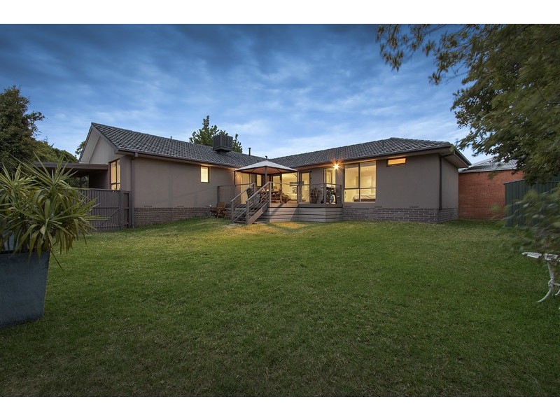 14 Winmalee Drive, Glen Waverley VIC 3150