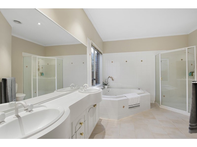 77 Hilton Street, Mount Waverley VIC 3149