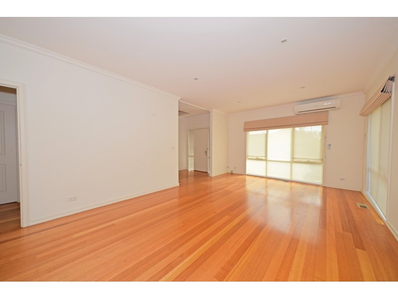 21 McGowans Lane, Burwood VIC 3125