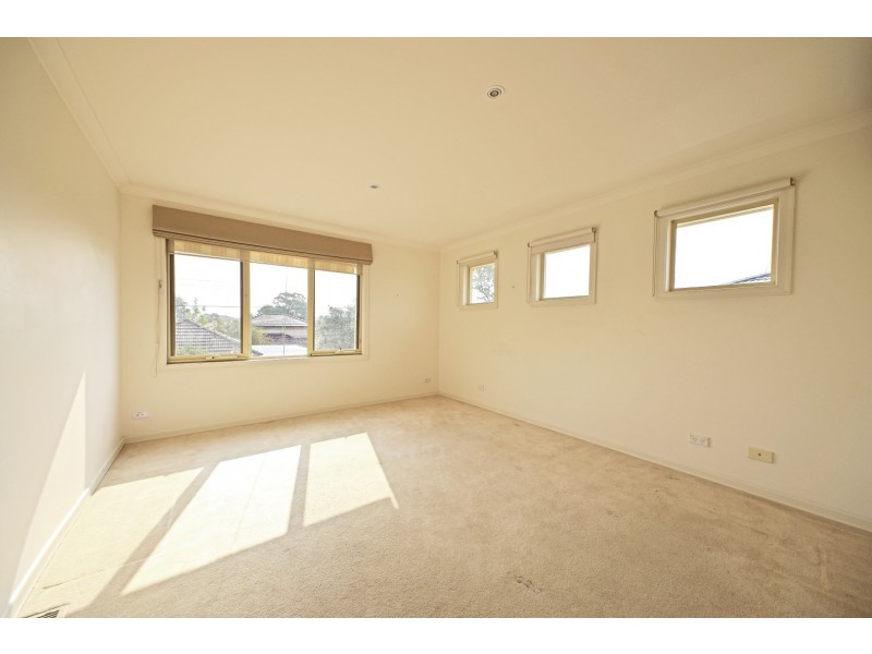 21 McGowans Lane, Burwood VIC 3125