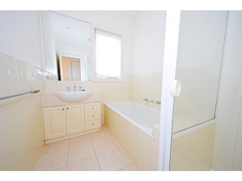 21 McGowans Lane, Burwood VIC 3125