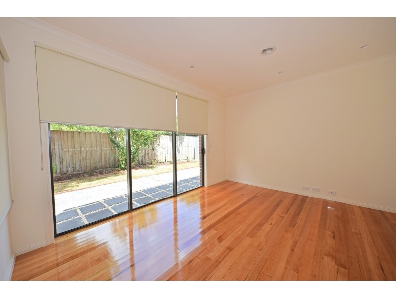 2/28 Cambridge Drive, Glen Waverley VIC 3150