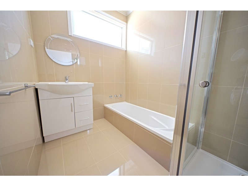 1/28 Cambridge Drive, Glen Waverley VIC 3150