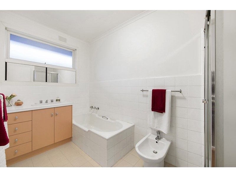 62 Ivanhoe Street, Glen Waverley VIC 3150