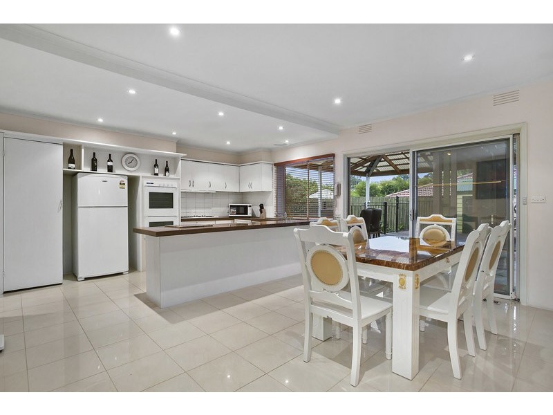 42 Torwood Avenue, Glen Waverley VIC 3150