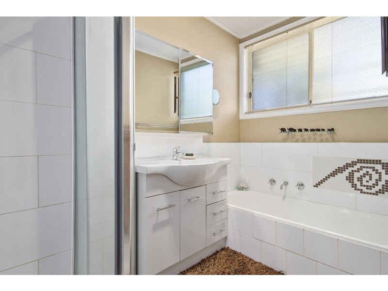4 Marina Court, Notting Hill VIC 3168