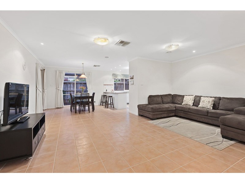 48 Marlesford Crescent, Berwick VIC 3806