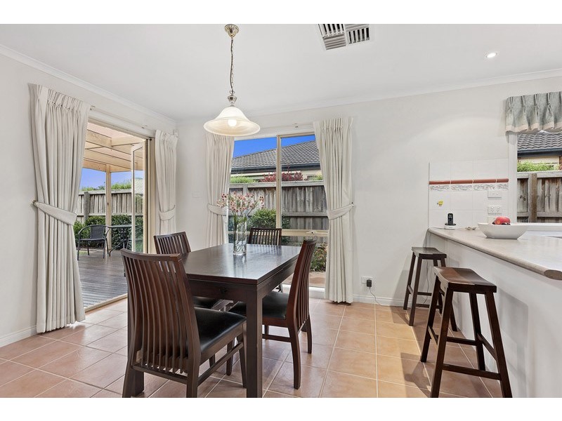 48 Marlesford Crescent, Berwick VIC 3806