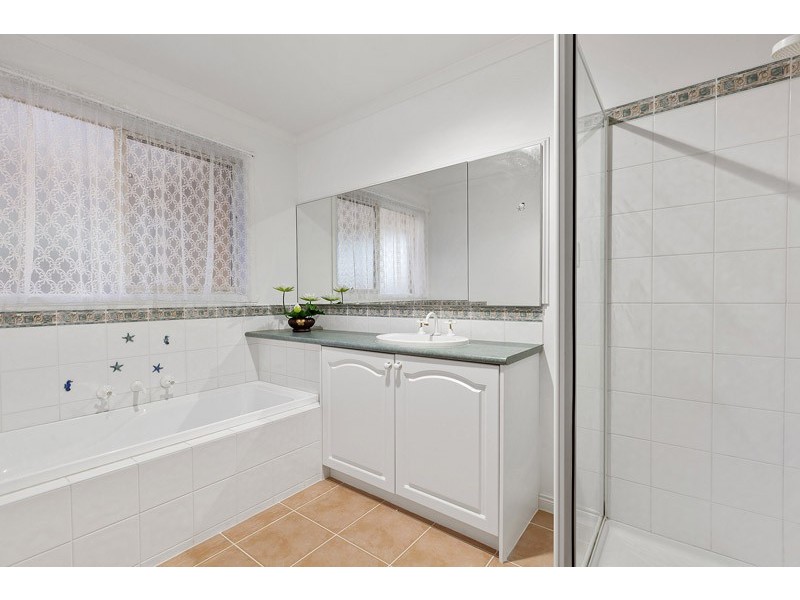 48 Marlesford Crescent, Berwick VIC 3806