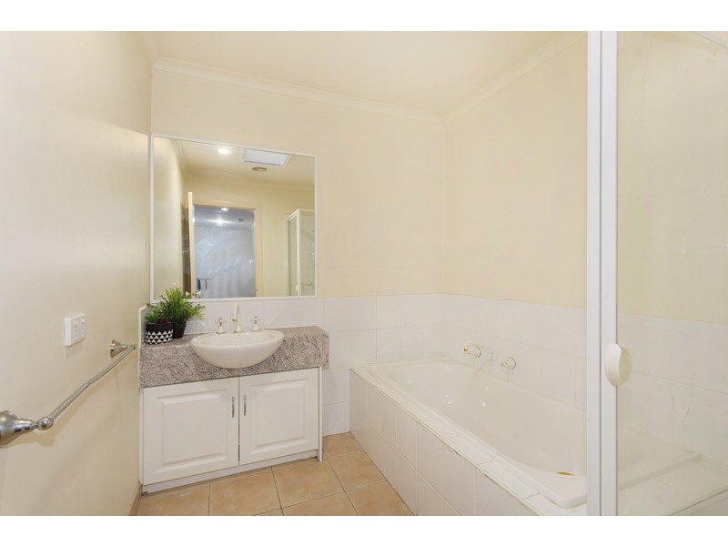 12/1 Mckelvie Court, Glen Waverley VIC 3150