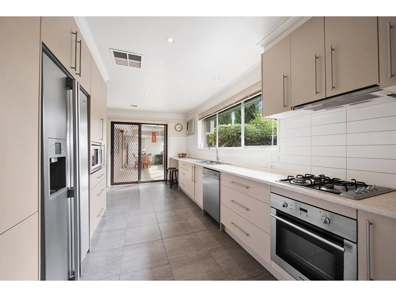 18 Netherby Avenue, Wheelers Hill VIC 3150