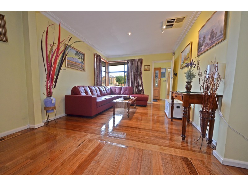 14 Rivett Crescent, Mulgrave VIC 3170