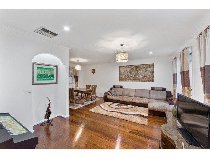 5 Meadowbrook Drive, Wheelers Hill VIC 3150