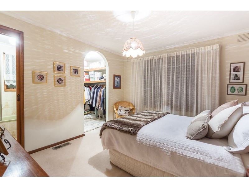 17 Roslyn Court, Dandenong North VIC 3175