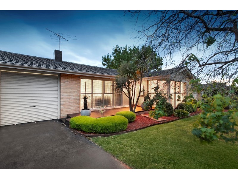 26 Risdon Drive, Notting Hill VIC 3168