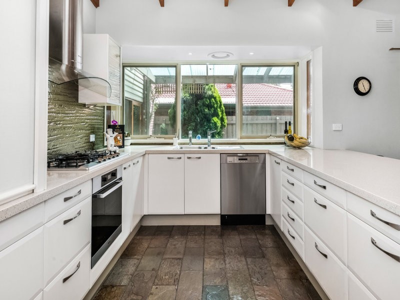 20 King Arthur Drive, Glen Waverley VIC 3150