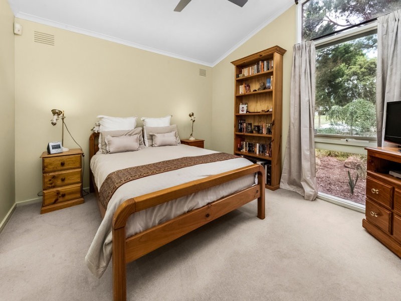 20 King Arthur Drive, Glen Waverley VIC 3150