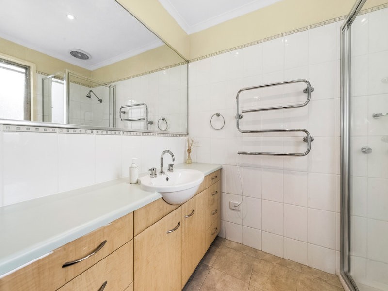 20 King Arthur Drive, Glen Waverley VIC 3150