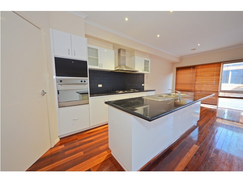 29 Herriotts Boulevard, Glen Waverley VIC 3150