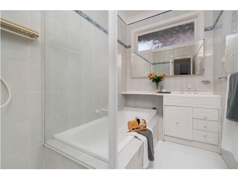 2 Warrina Court, Burwood East VIC 3151