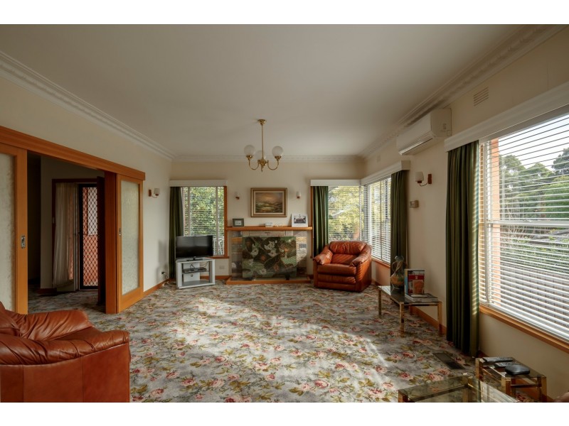 16 Wadham Parade, Mount Waverley VIC 3149