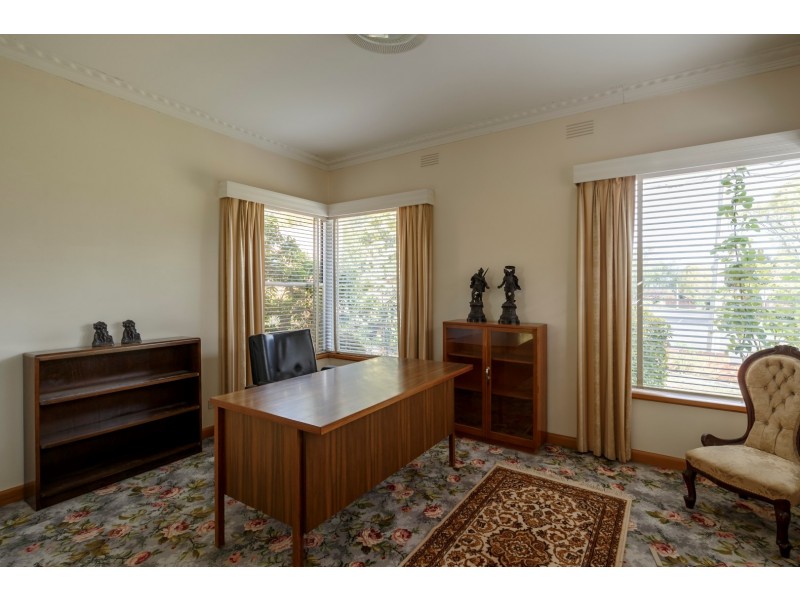 16 Wadham Parade, Mount Waverley VIC 3149