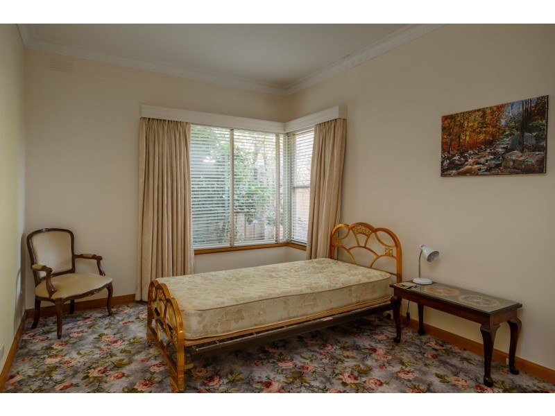 16 Wadham Parade, Mount Waverley VIC 3149