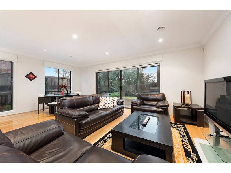 33 Cookson Way, Burwood VIC 3125
