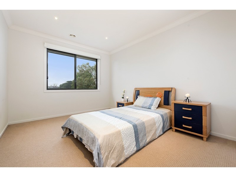 33 Cookson Way, Burwood VIC 3125