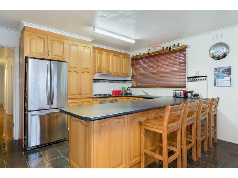 21 Somerset Drive, Dandenong North VIC 3175