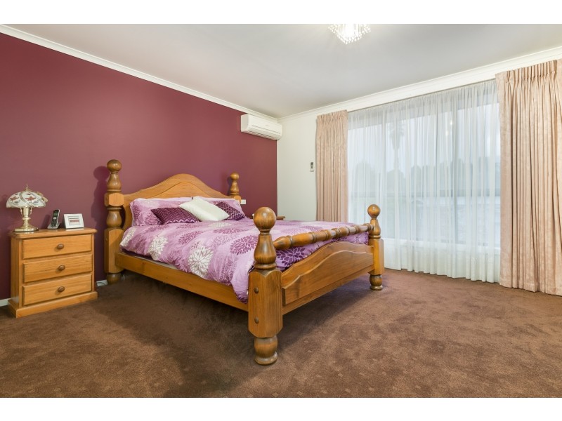 21 Somerset Drive, Dandenong North VIC 3175