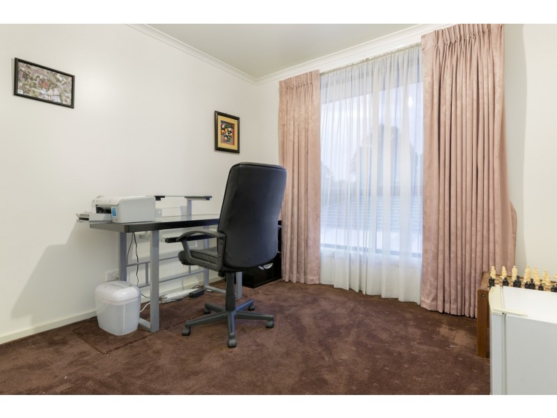 21 Somerset Drive, Dandenong North VIC 3175